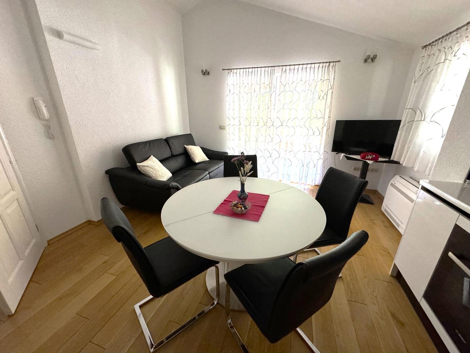 Marina Apartman