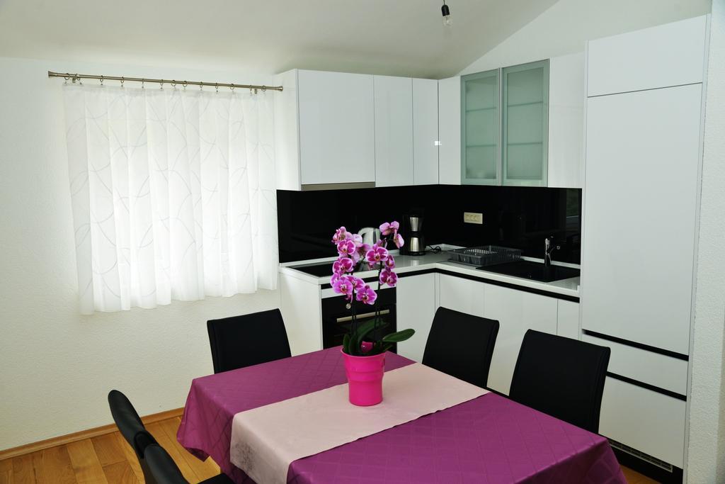Marina Apartment *